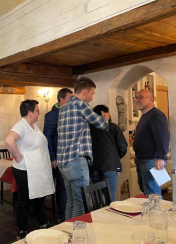 5E6B6330-71BD-47C4-AC61-25763E0521C2