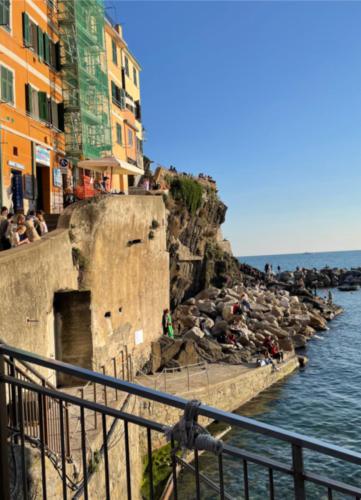 DF93F074-78EE-464B-9361-CF908BFF0738